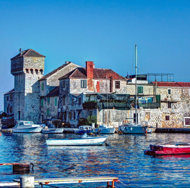 Kastela (Ban Tours)