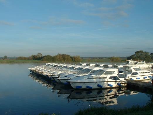 Banagher, Carrickcraft (Locaboat)